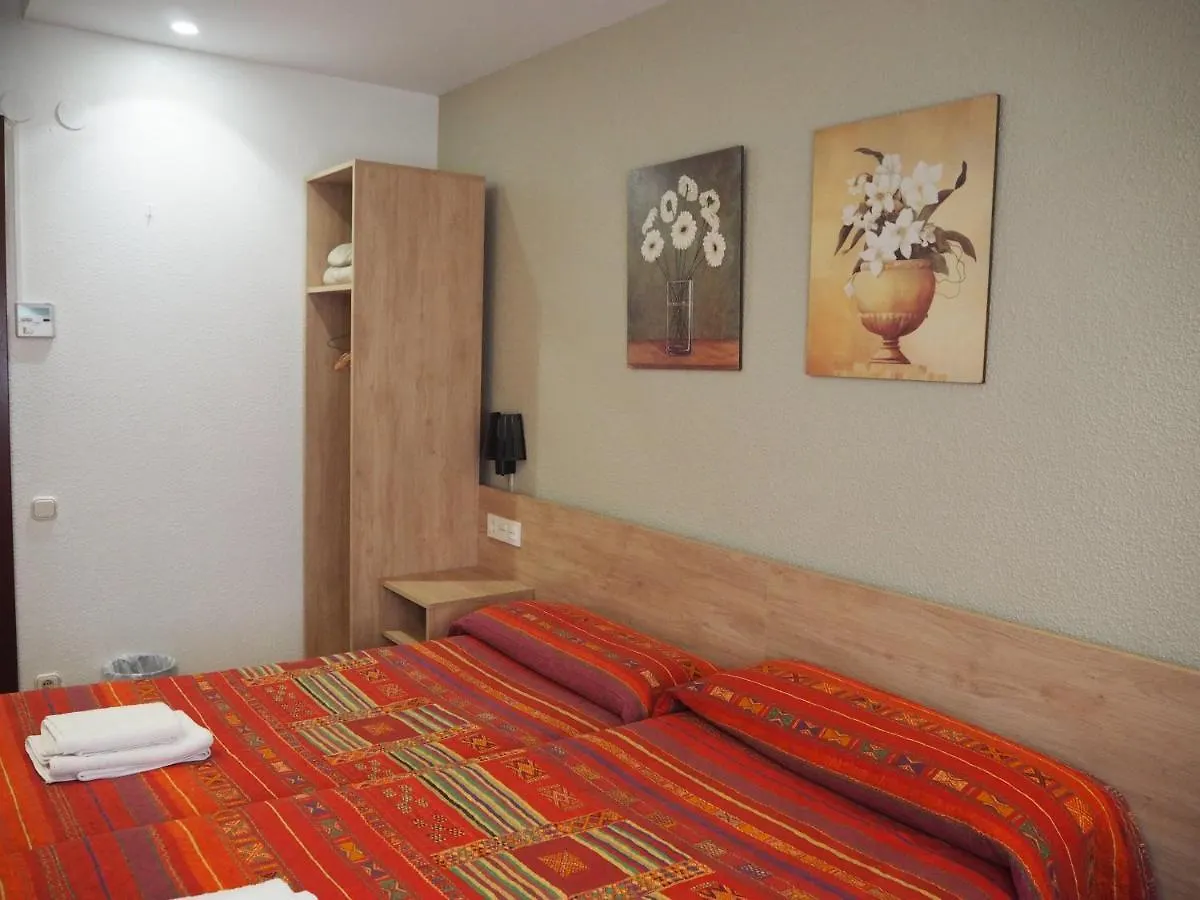 Pension Acella Pamplona 0*,